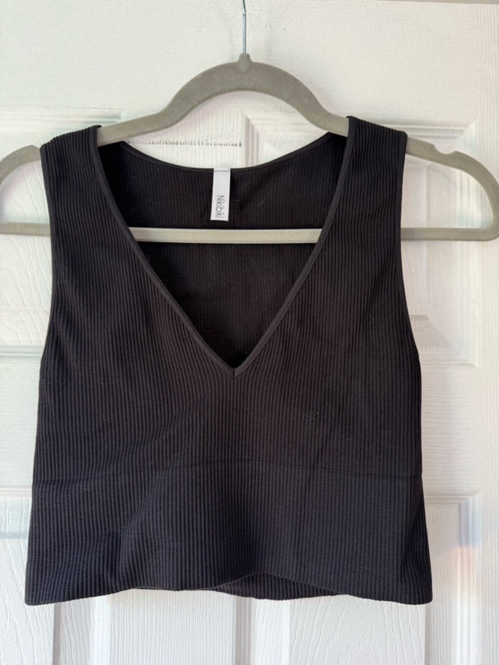 Nikbibi Black Ribbed V-Neck Crop Tank Top One Size